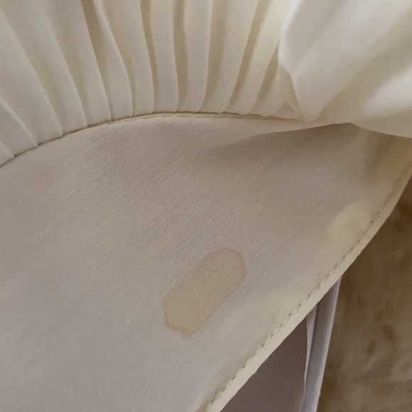 Gorgeous tuxedo shirt by BCBG Max Azria - Picture 4 of 6